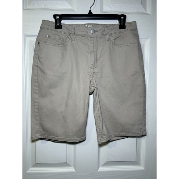 LEE RIDERS Women’s Mid Rise Bermuda Shorts Light Tan Size 10 NWOT - Picture 1 of 5